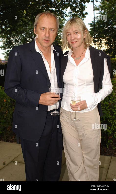 mark knopfler wife.